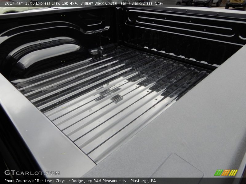 Brilliant Black Crystal Pearl / Black/Diesel Gray 2017 Ram 1500 Express Crew Cab 4x4