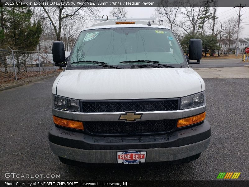 Summit White / Medium Pewter 2019 Chevrolet Express Cutaway 3500 Work Van