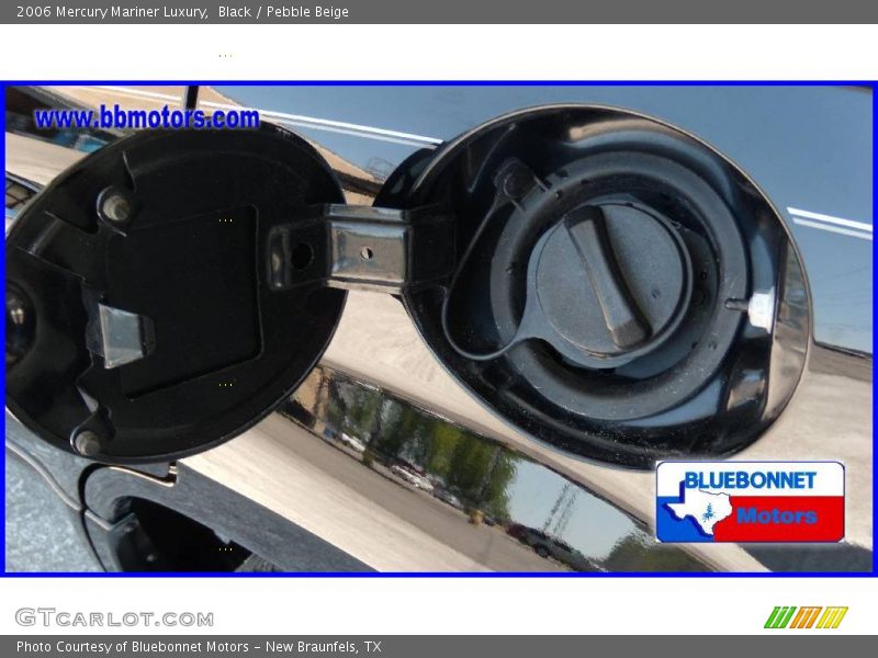 Black / Pebble Beige 2006 Mercury Mariner Luxury