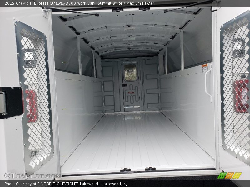 Summit White / Medium Pewter 2019 Chevrolet Express Cutaway 3500 Work Van