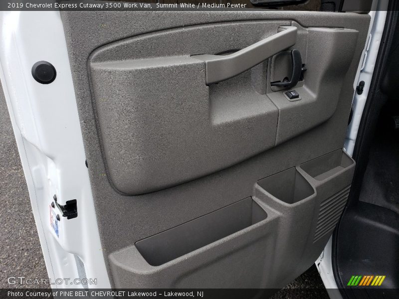 Summit White / Medium Pewter 2019 Chevrolet Express Cutaway 3500 Work Van