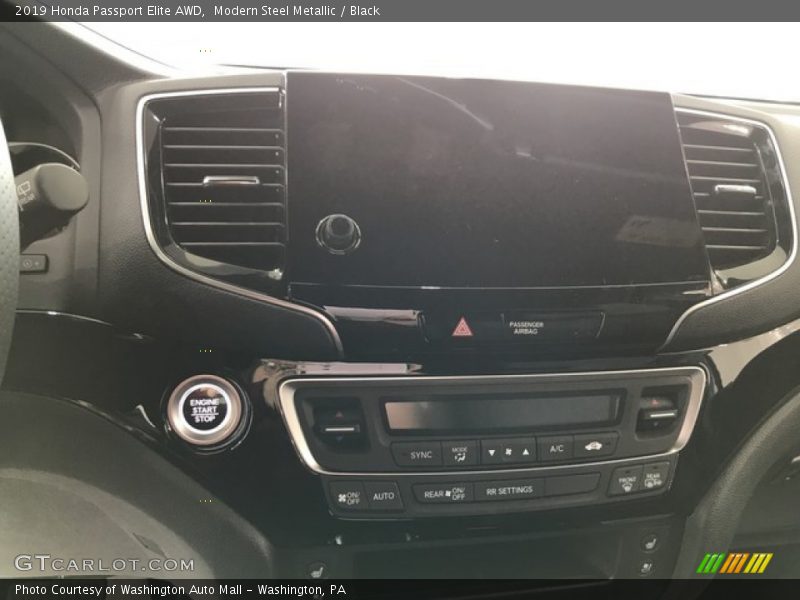 Modern Steel Metallic / Black 2019 Honda Passport Elite AWD