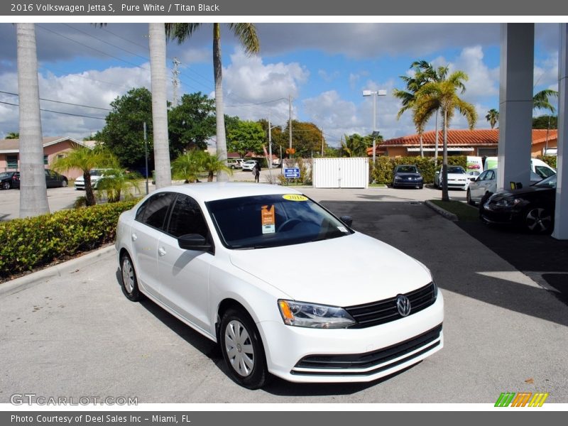 Pure White / Titan Black 2016 Volkswagen Jetta S