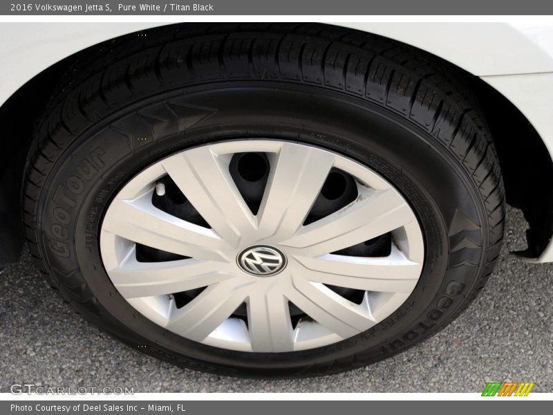 Pure White / Titan Black 2016 Volkswagen Jetta S