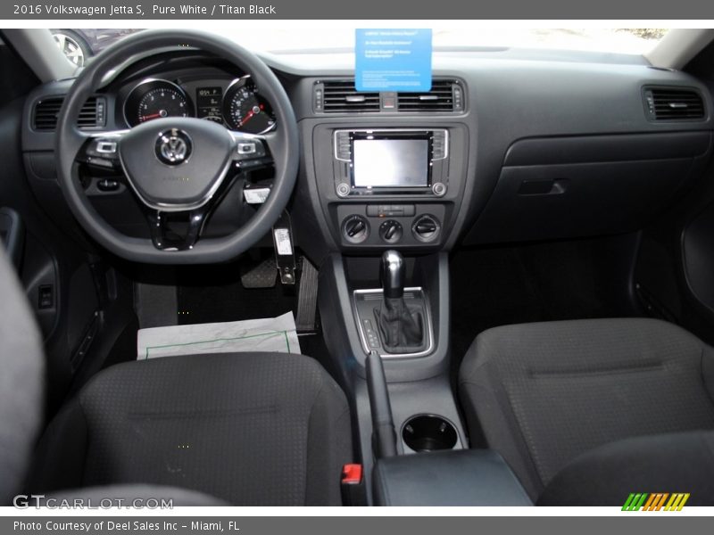 Pure White / Titan Black 2016 Volkswagen Jetta S