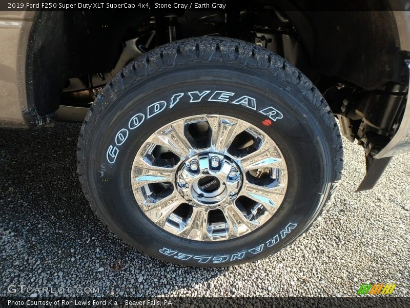 Stone Gray / Earth Gray 2019 Ford F250 Super Duty XLT SuperCab 4x4