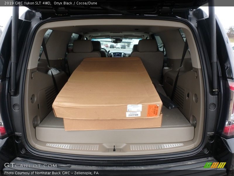  2019 Yukon SLT 4WD Trunk
