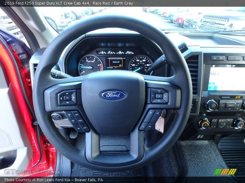  2019 F250 Super Duty XLT Crew Cab 4x4 Steering Wheel