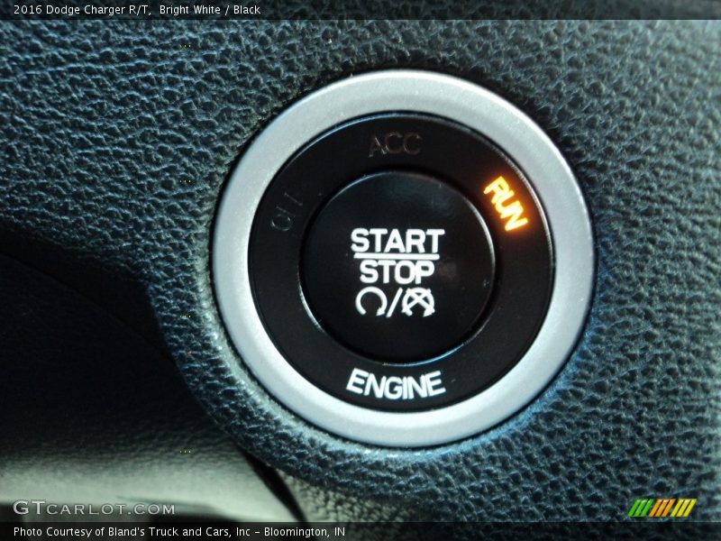 Bright White / Black 2016 Dodge Charger R/T