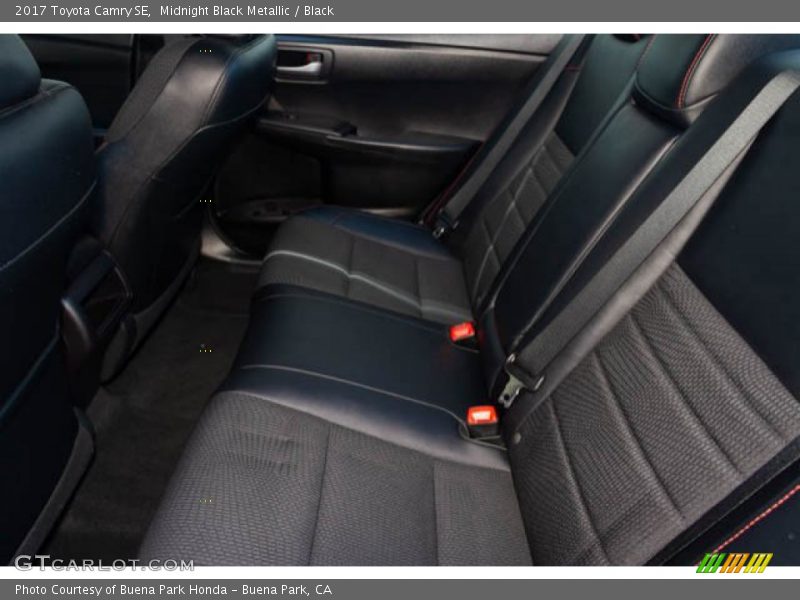 Midnight Black Metallic / Black 2017 Toyota Camry SE