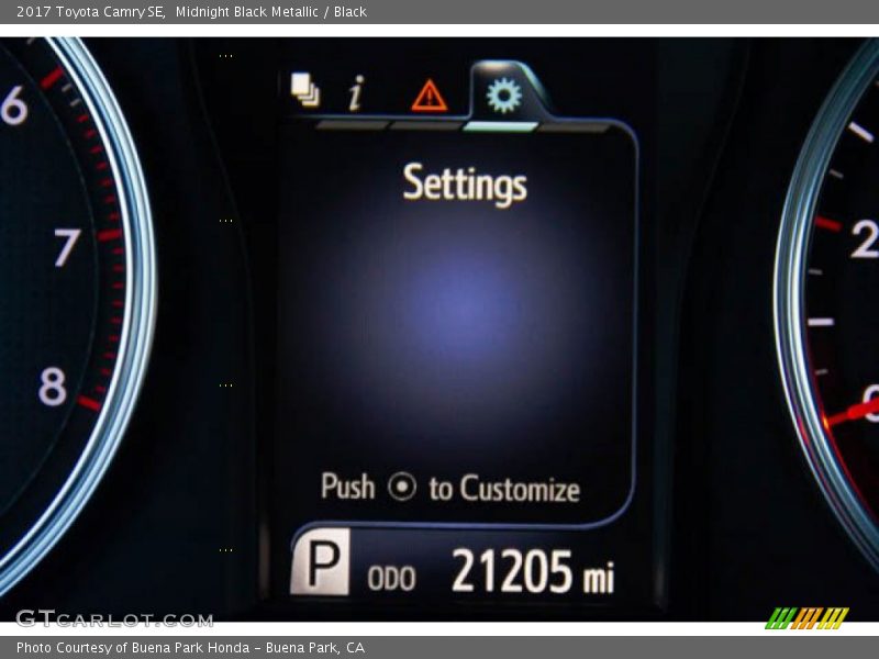 Midnight Black Metallic / Black 2017 Toyota Camry SE