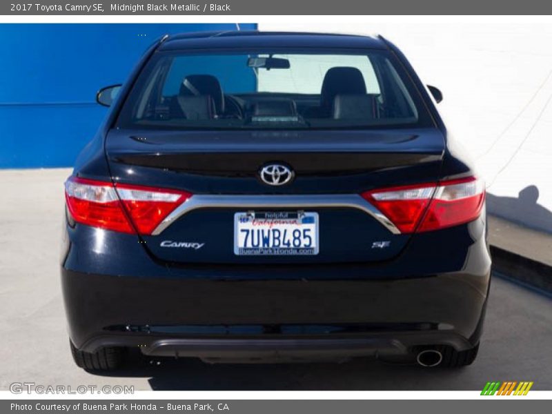 Midnight Black Metallic / Black 2017 Toyota Camry SE