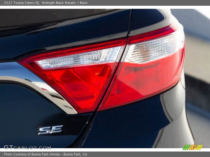Midnight Black Metallic / Black 2017 Toyota Camry SE