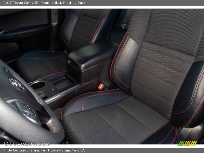 Midnight Black Metallic / Black 2017 Toyota Camry SE
