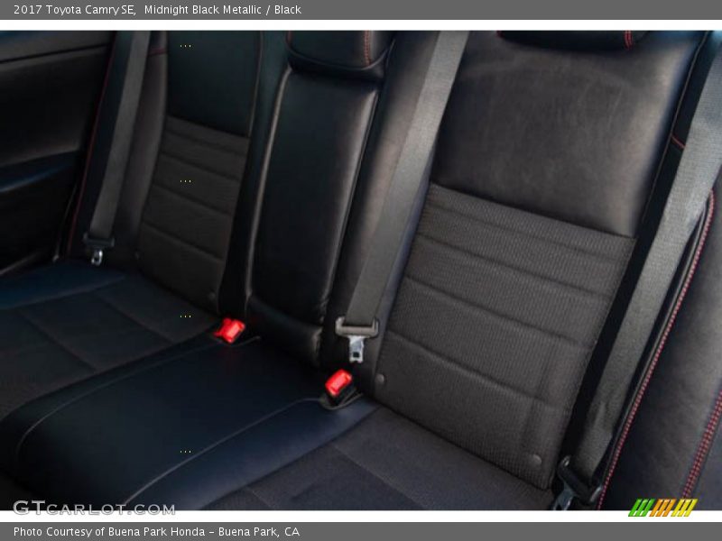 Midnight Black Metallic / Black 2017 Toyota Camry SE