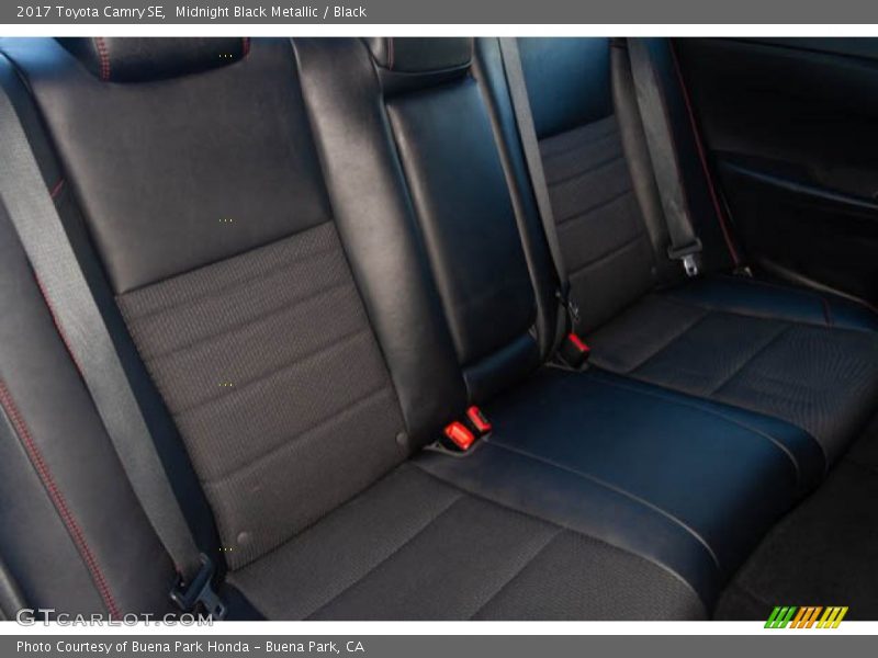 Midnight Black Metallic / Black 2017 Toyota Camry SE
