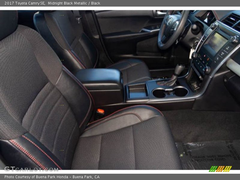 Midnight Black Metallic / Black 2017 Toyota Camry SE