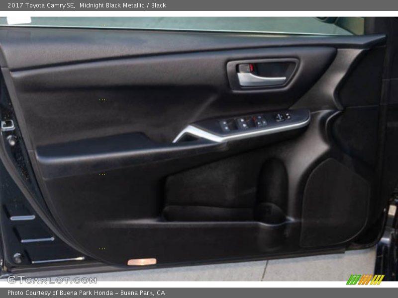 Midnight Black Metallic / Black 2017 Toyota Camry SE