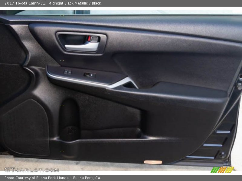 Midnight Black Metallic / Black 2017 Toyota Camry SE