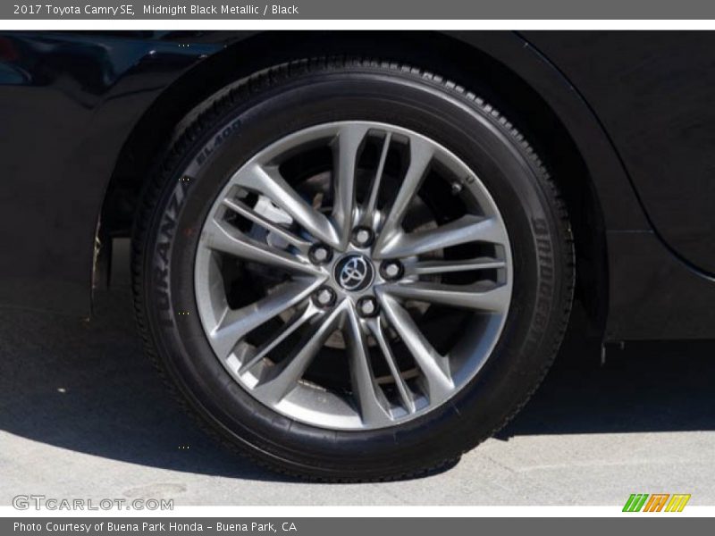 Midnight Black Metallic / Black 2017 Toyota Camry SE
