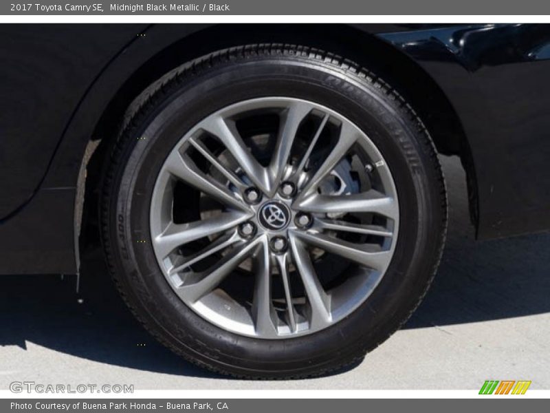 Midnight Black Metallic / Black 2017 Toyota Camry SE
