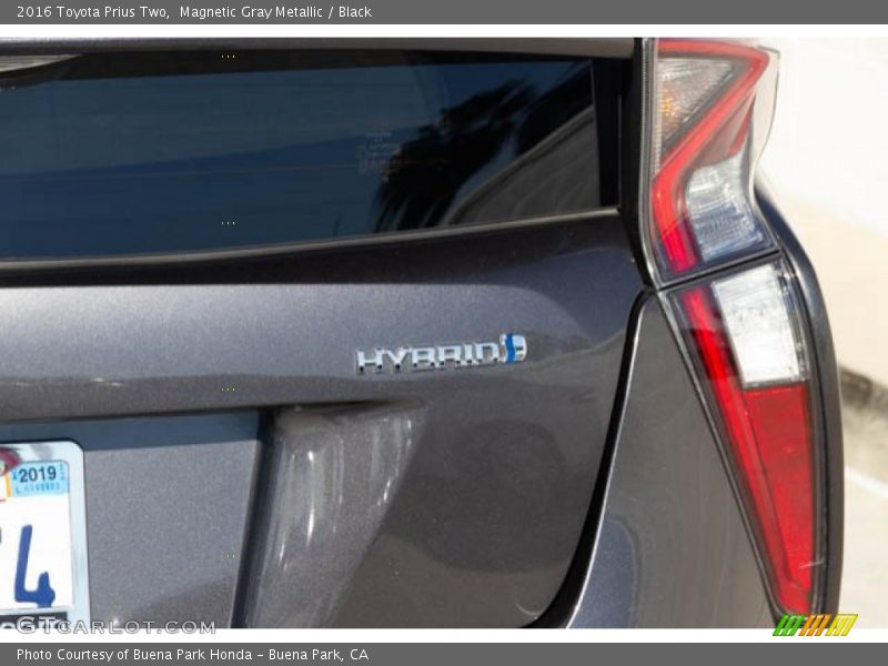 Magnetic Gray Metallic / Black 2016 Toyota Prius Two