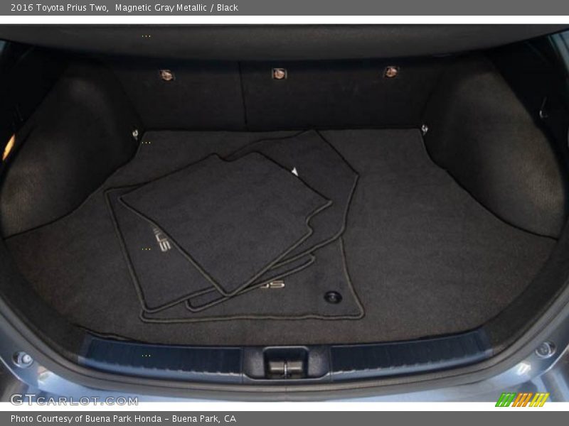 Magnetic Gray Metallic / Black 2016 Toyota Prius Two