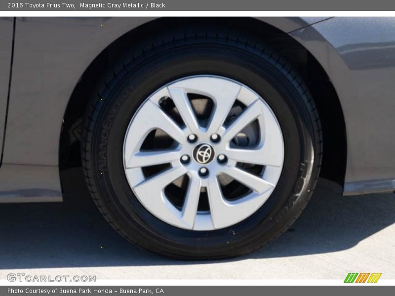 Magnetic Gray Metallic / Black 2016 Toyota Prius Two