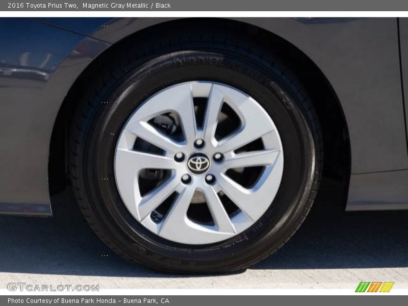 Magnetic Gray Metallic / Black 2016 Toyota Prius Two