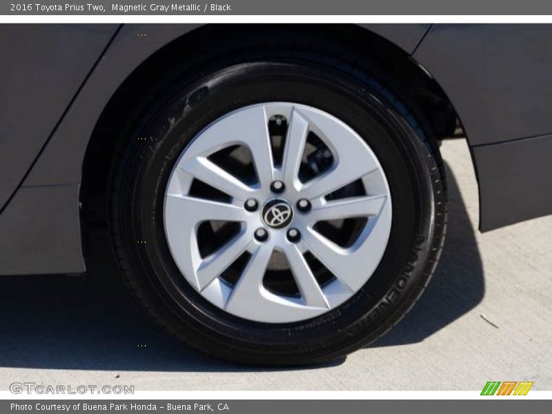 Magnetic Gray Metallic / Black 2016 Toyota Prius Two