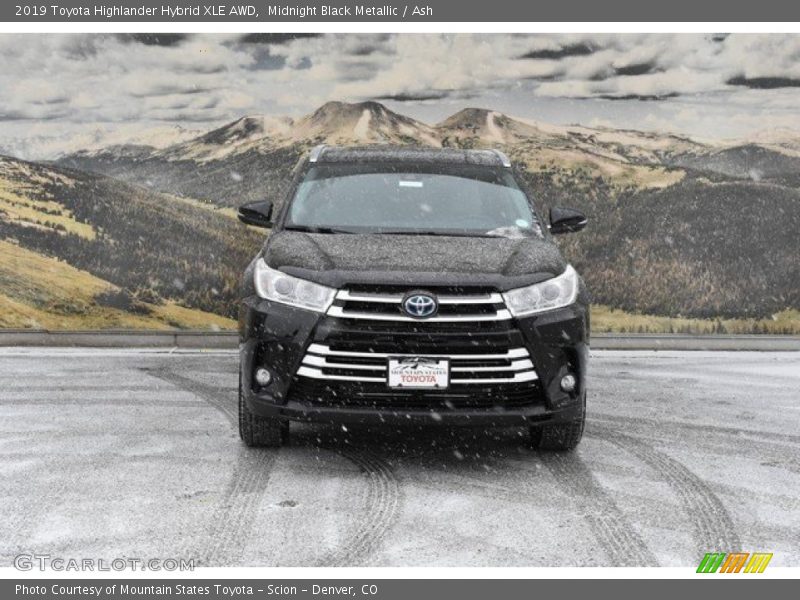 Midnight Black Metallic / Ash 2019 Toyota Highlander Hybrid XLE AWD