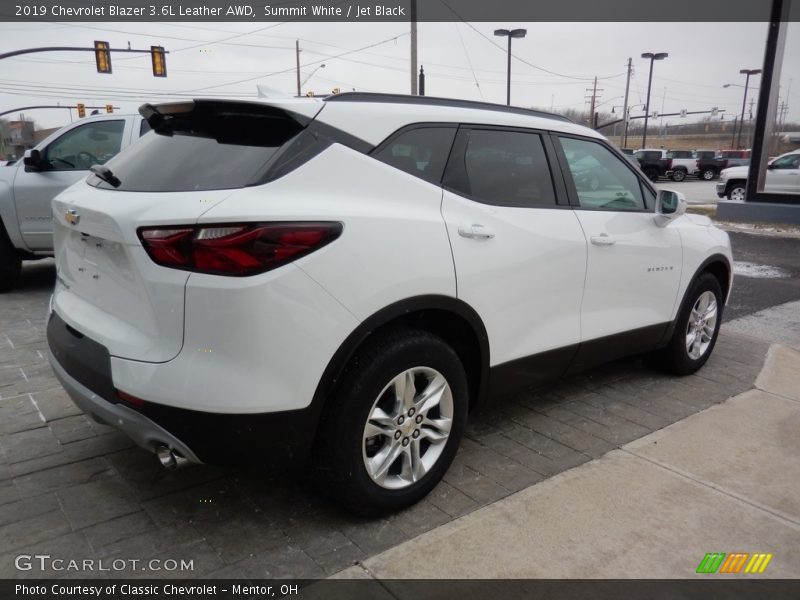 Summit White / Jet Black 2019 Chevrolet Blazer 3.6L Leather AWD