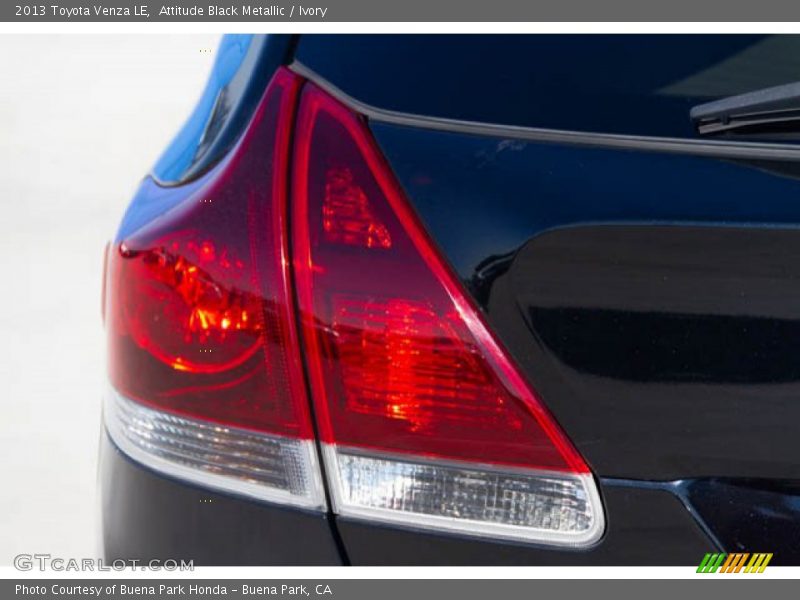 Attitude Black Metallic / Ivory 2013 Toyota Venza LE