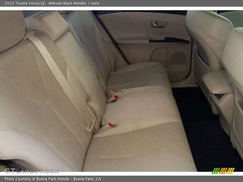 Attitude Black Metallic / Ivory 2013 Toyota Venza LE