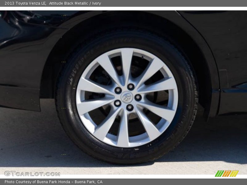 Attitude Black Metallic / Ivory 2013 Toyota Venza LE