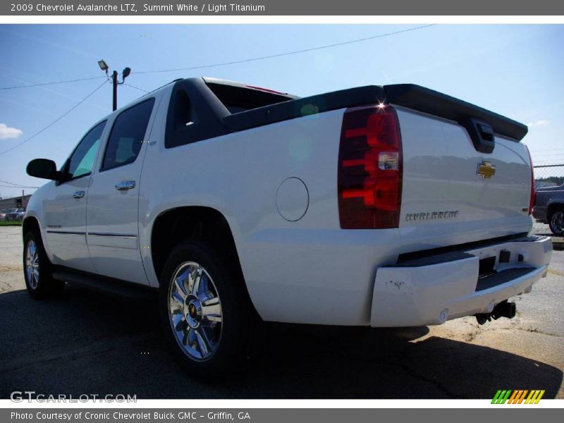 Summit White / Light Titanium 2009 Chevrolet Avalanche LTZ