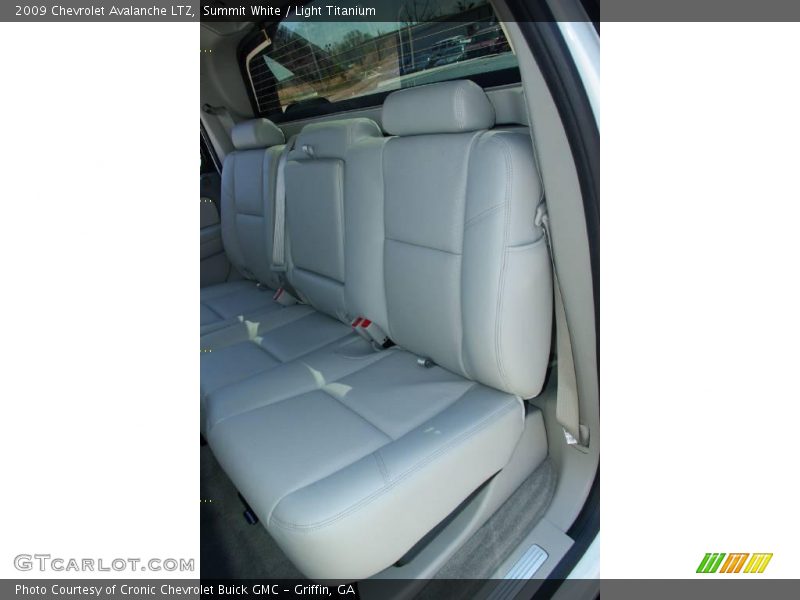 Summit White / Light Titanium 2009 Chevrolet Avalanche LTZ