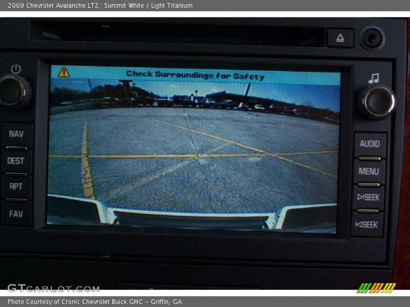 Summit White / Light Titanium 2009 Chevrolet Avalanche LTZ