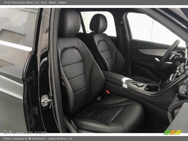 Black / Black 2019 Mercedes-Benz GLC 300