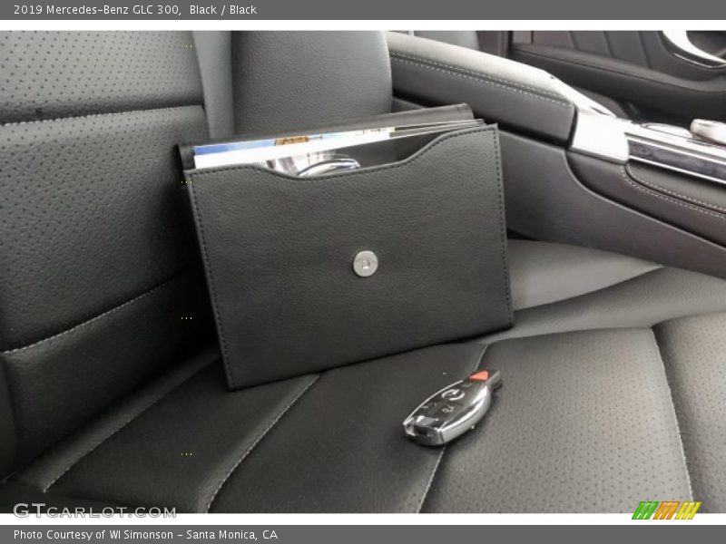 Black / Black 2019 Mercedes-Benz GLC 300