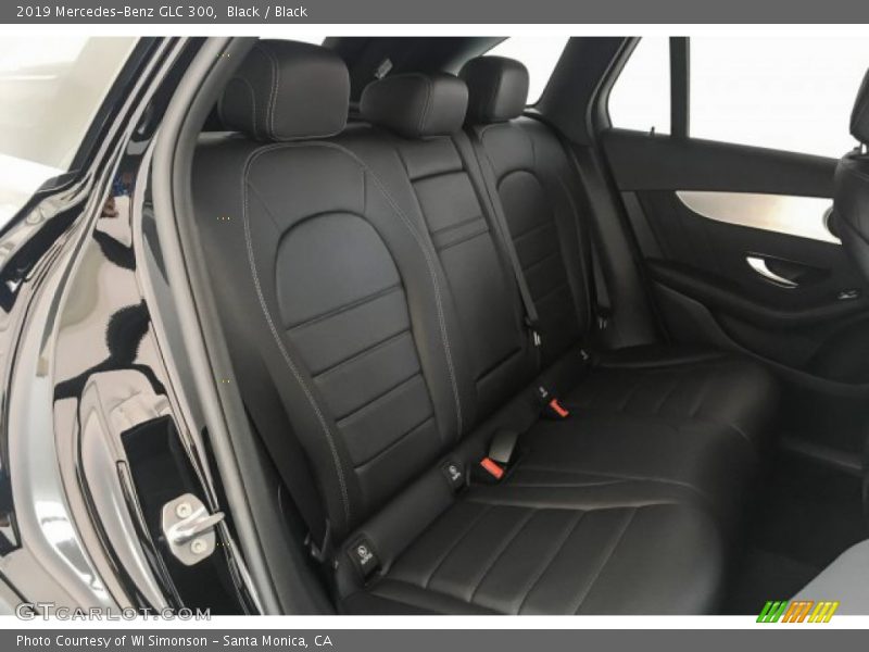 Black / Black 2019 Mercedes-Benz GLC 300