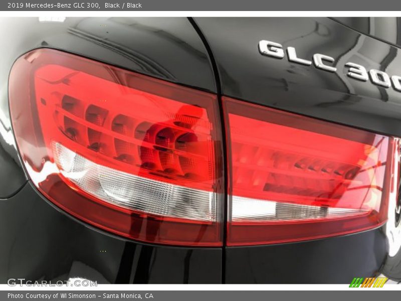 Black / Black 2019 Mercedes-Benz GLC 300