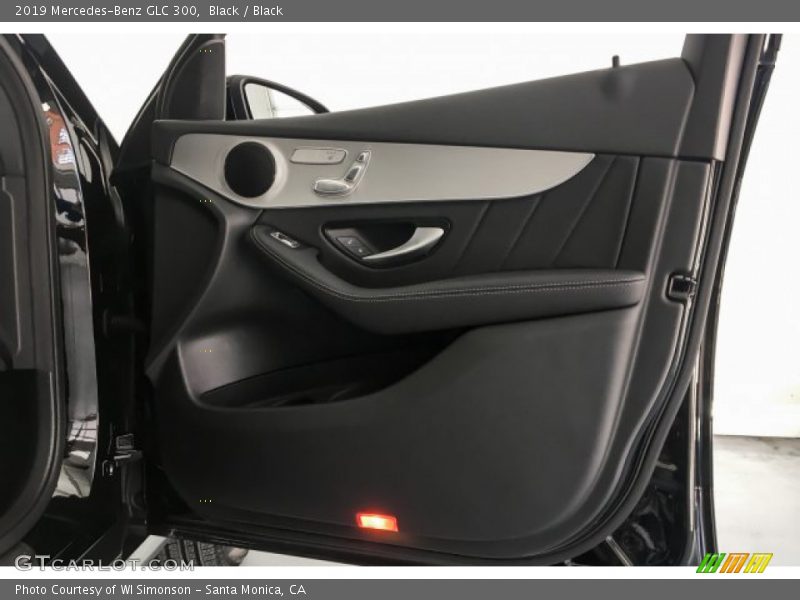 Black / Black 2019 Mercedes-Benz GLC 300