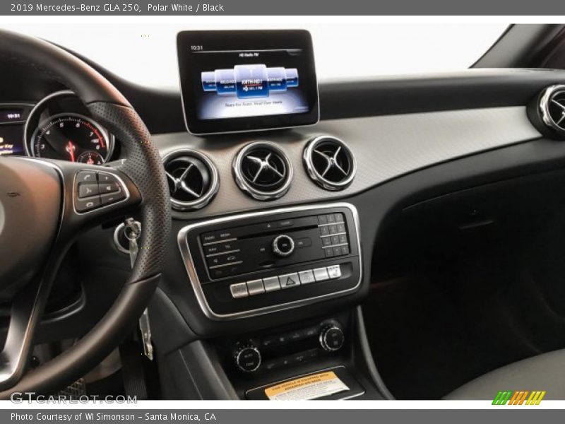 Polar White / Black 2019 Mercedes-Benz GLA 250