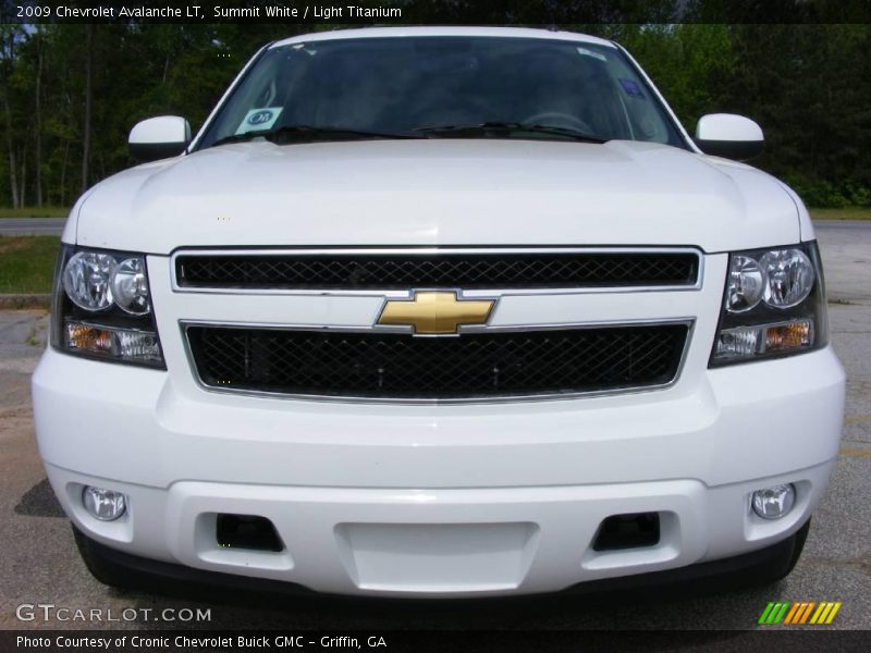 Summit White / Light Titanium 2009 Chevrolet Avalanche LT