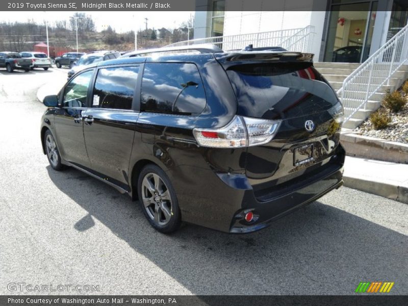 Midnight Black Metallic / Black 2019 Toyota Sienna SE
