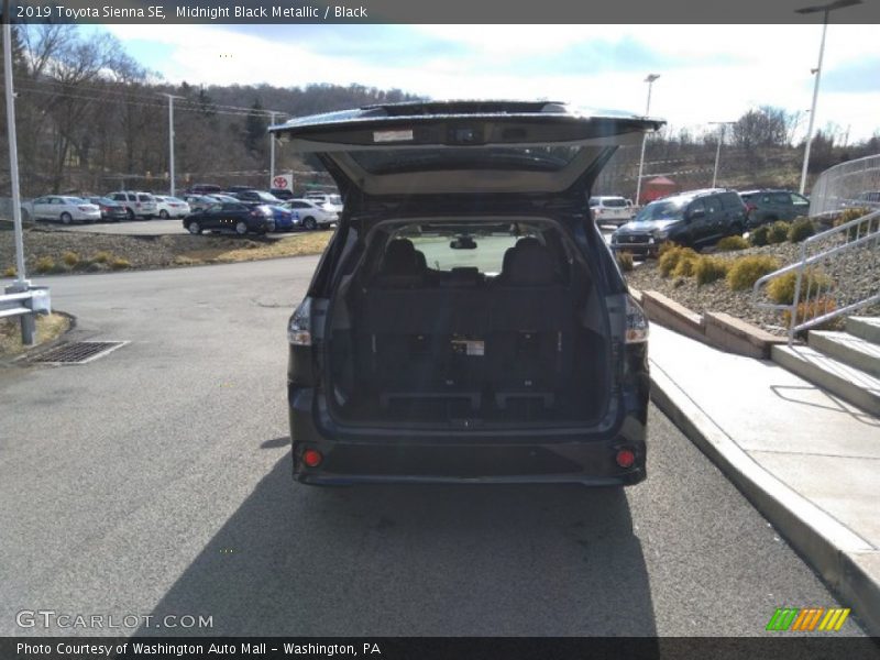 Midnight Black Metallic / Black 2019 Toyota Sienna SE