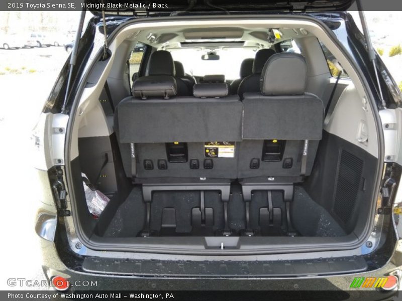 Midnight Black Metallic / Black 2019 Toyota Sienna SE