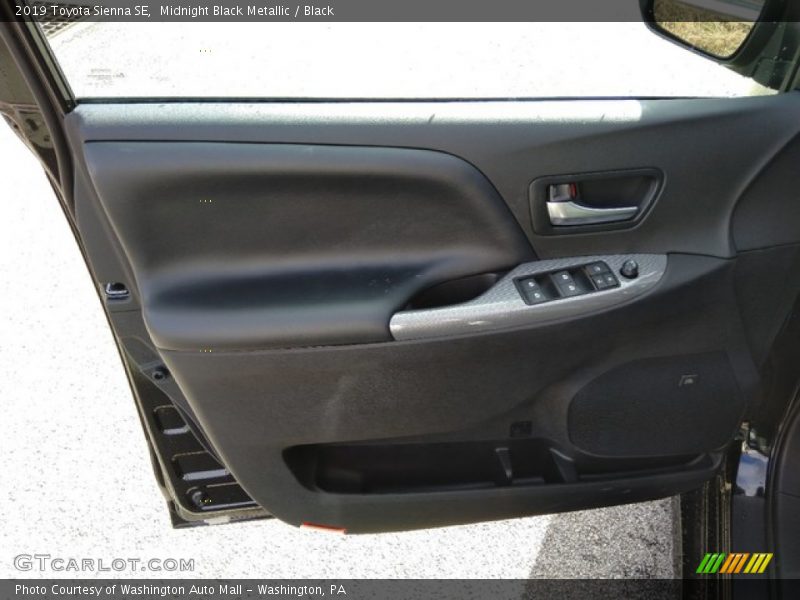 Midnight Black Metallic / Black 2019 Toyota Sienna SE
