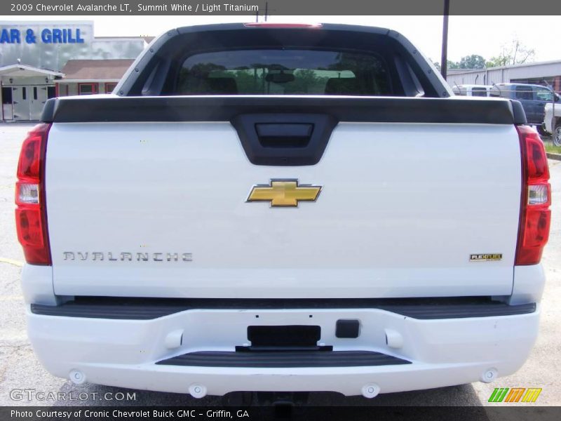 Summit White / Light Titanium 2009 Chevrolet Avalanche LT